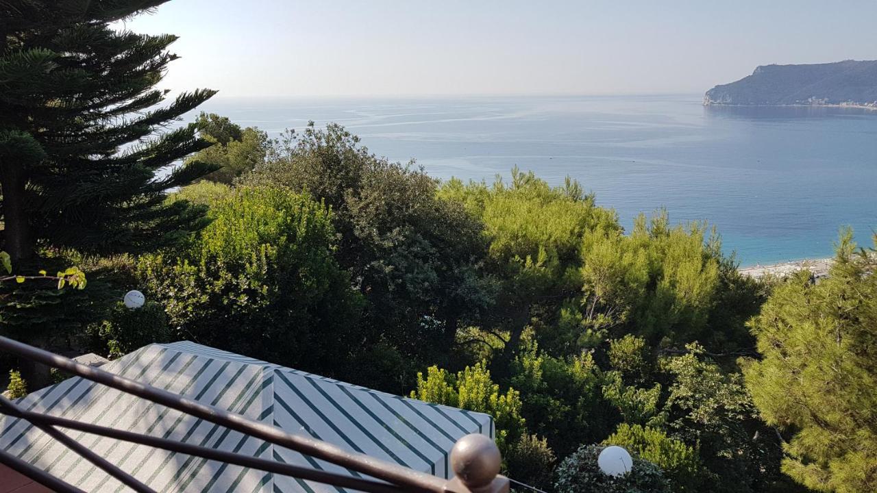 Le Terre Del Drago Apartment Bergeggi Exterior photo